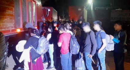 Rescatan a 371 migrantes que fueron abandonados en camiones en dos municipios de Veracruz