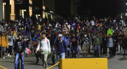 Al menos 500 migrantes salen en caravana del norte de Honduras rumbo a Estados Unidos