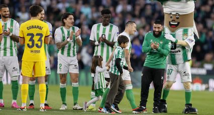 La afición del Betis despide a lo grande a Andrés Guardado y le canta al ritmo del ‘Cielito Lindo’