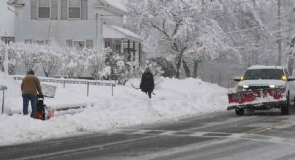 Tormenta invernal en EU provoca varias muertes, cortes de luz, cierre de escuelas y accidentes carreteros