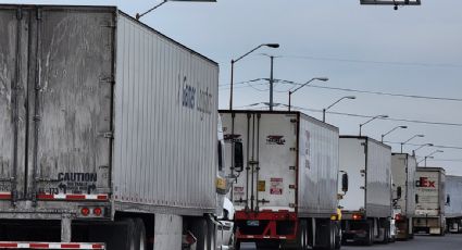 Canacar advierte crisis en el sector del transporte de carga en México: los conductores prefieren ir a EU por mejores condiciones