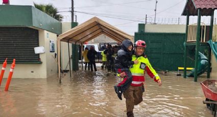 Intensas lluvias provocan inundaciones en Baja California; autoridades rescatan a 93 personas, habilitan refugios y suspenden clases