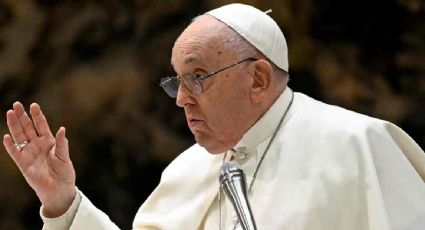 La inteligencia artificial puede contribuir al campo de la información si no anula el papel del periodismo, afirma el papa Francisco