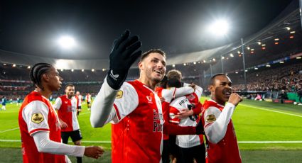 Santi Giménez gana el duelo de mexicanos al 'Chucky' Lozano y el Feyenoord avanza en la Copa de Países Bajos 