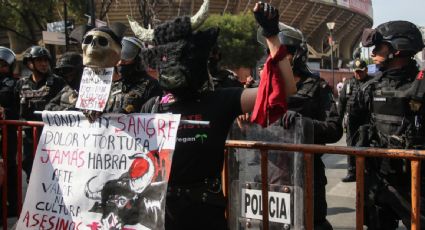 Protestan en la CDMX por el regreso de las corridas de toros en la Plaza México