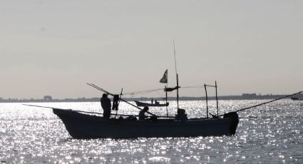 Los sobrevivientes del naufragio en Isla Mujeres acusan ante la fiscalía de Quintana Roo que los chalecos salvavidas no servían