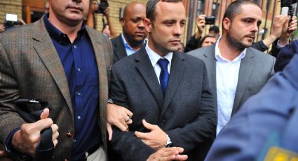 Oscar Pistorius sale de la cárcel bajo libertad condicional casi once años después de matar a su novia