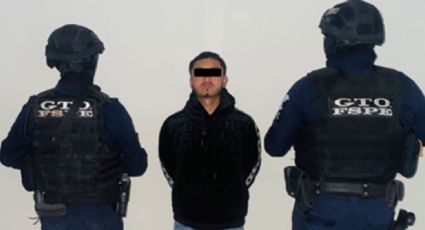 Difunden foto del hijo de "El Marro" arrestado y consignan por posesión de armas y drogas a detenidos en Guanajuato