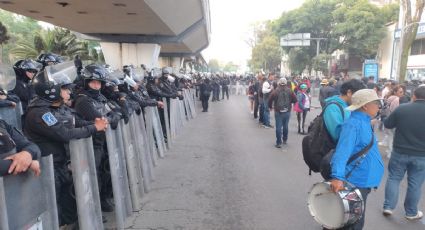 Trabajadores del Poder Judicial son retenidos en contra de su voluntad: los policías les impiden irse de San Lázaro