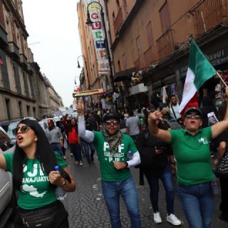 Manifestantes enojados, confusión y puertas bloqueadas, el escenario previo del CEO Dialogue