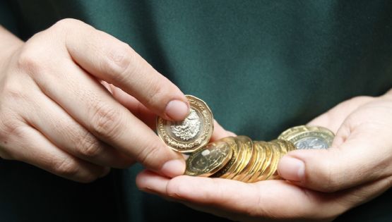 Bolsa y peso caen tras escalada de violencia por operativo contra "El Mencho"; sector aéreo, el más afectado