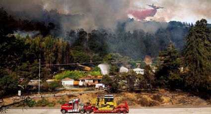 Incendio en Oakland arrasa al menos siete viviendas y provoca evacuación de cientos de personas