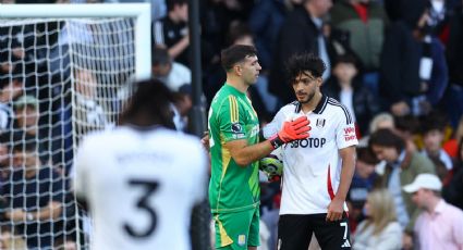 El mexicano Raúl Jiménez intercambió camiseta con el polémico portero argentino 'Dibu' Martínez tras anotarle