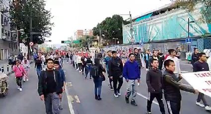 Estudiantes y organizaciones civiles marchan para conmemorar 56 años de la matanza de 1968 en Tlatelolco