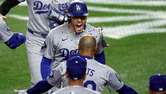 Los Dodgers vencen a los Yankees en Nueva York y se ponen a un juego de llevarse la Serie Mundial