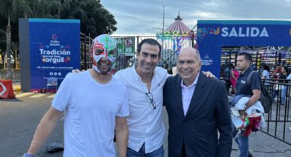 Checo Pérez se pone la máscara de Rey Mysterio para acudir a función de lucha libre en Guadalajara