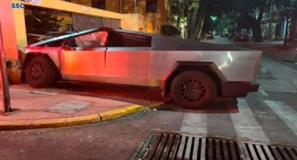 Cybertruck impacta con una casa y un vehículo en la alcaldía Miguel Hidalgo en CDMX