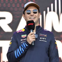 El padre de Checo Pérez garantiza que el mexicano seguirá en la Fórmula Uno al menos dos años más: “Piensa retirarse en Red Bull”