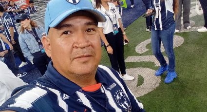 Guardia encuentra cartera con 78 mil pesos en el estadio de Rayados y la devuelve a su dueño; el club le da un reconocimiento