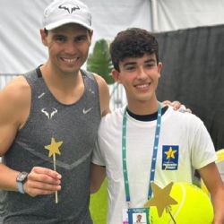 Rafael Nadal cumple el deseo de dos niños enfermos de gravedad que deseaban conocerlo antes de su retiro en la Copa Davis