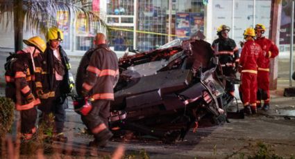 Cybertruck se vuelca en Guadalajara y queda totalmente destruida; hay cuatro heridos