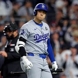 Shohei Ohtani, estrella de Dodgers, reclama que el intérprete que lo estafó le devuelva 325 mil dólares en tarjetas coleccionables de beisbol