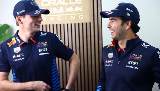 Max Verstappen defiende a Checo Pérez de las críticas: “La gente ha sido muy dura con él, porque no es un idiota”