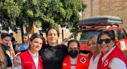 Rosalía visita a los damnificados por la DANA en Valencia junto al cocinero José Andrés