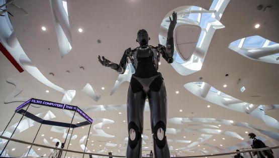 Obra de arte hecha por un robot humanoide se vendió en más de un millón de dólares