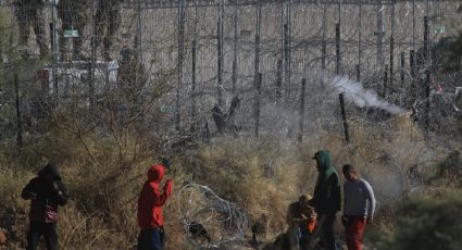 Agentes de la Guardia Nacional de Texas disparan bolas de pimienta contra migrantes en la frontera con México