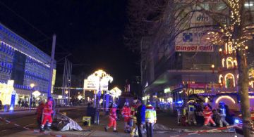 Atropellan a visitantes de mercado navideño en Alemania; reportan un muerto y varios heridos