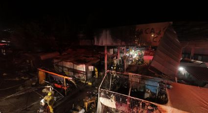 Incendio en el mercado central de Acapulco destruye 31 locales en la madrugada de Navidad