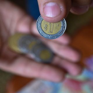 Bolsa borra gran cantidad de pérdidas; peso se aprecia y alcanza un 17.66 por dólar