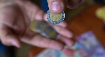 Bolsa borra gran cantidad de pérdidas; peso se aprecia y alcanza un 17.66 por dólar