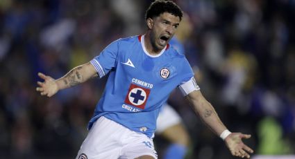 Integrantes del plantel de Cruz Azul lanzan insultos contra el árbitro Adonai Escobedo, culpándolo por la eliminación ante el América