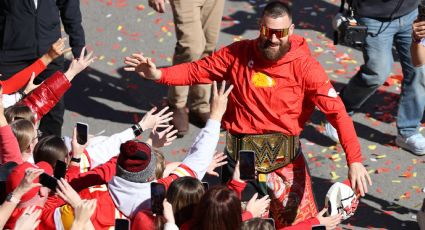 Travis Kelce iguala los 100 mil dólares que donó Taylor Swift a víctimas del tiroteo en Kansas City