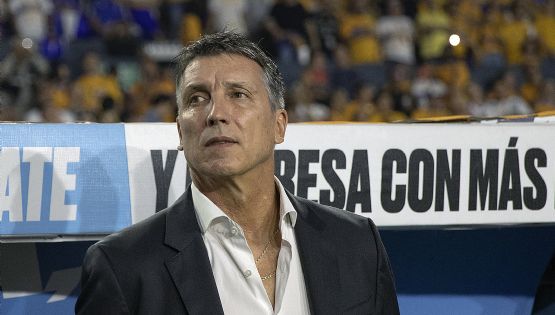 Robert Dante Siboldi, DT de Tigres, es multado y suspendido tres partidos tras 'encontronazo' con el cruzazulino Willer Ditta
