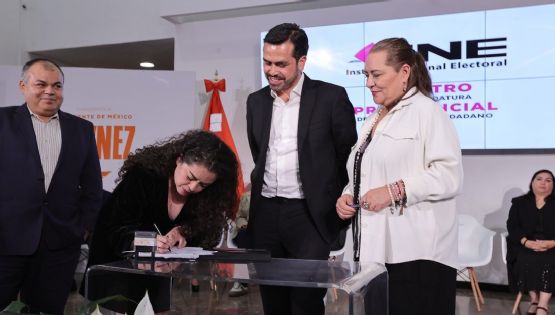 Álvarez Máynez se registra ante el INE como candidato presidencial de MC