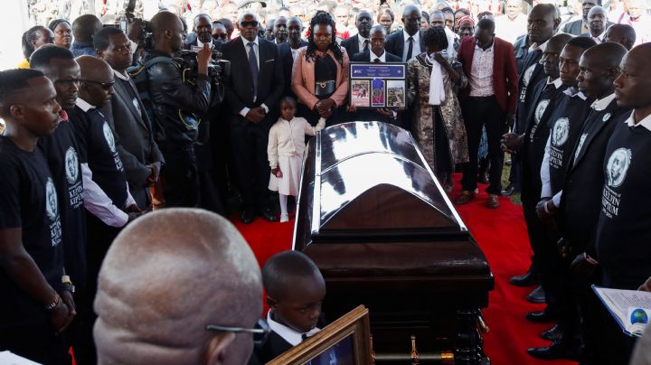Despiden en Kenia al atleta Kelvin Kiptum en un sentido funeral lleno de personalidades y elogios