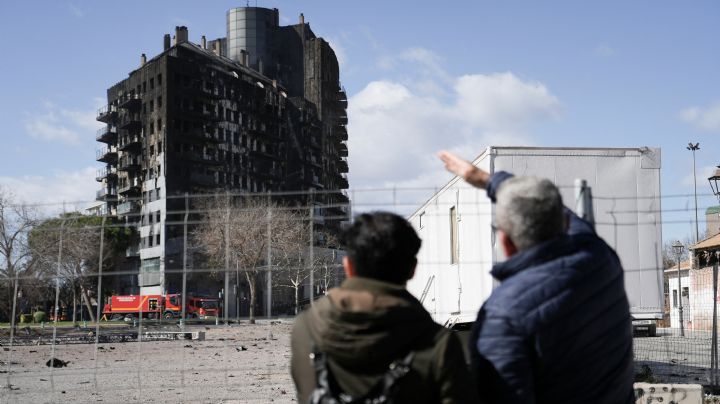 Se pospone partido del Valencia por trágico incendio de dos edificios en la ciudad que dejó al menos cuatro muertos