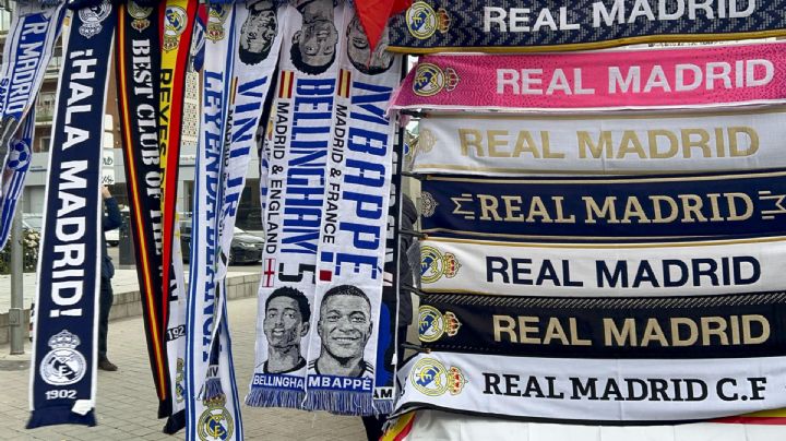 Ya se venden bufandas de Kylian Mbappé con los colores del Real Madrid en las inmediaciones del Bernabéu