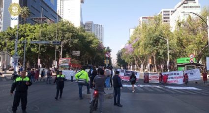 Policías de CDMX repliegan a manifestantes indígenas que bloquearon el cruce de Reforma e Insurgentes