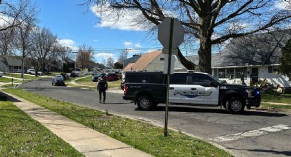 Sospechoso de tres asesinatos en Pennsylvania se atrinchera en una vivienda y toma a varios rehenes