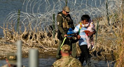 Tribunal de Texas pone en pausa ley que facilita el arresto de migrantes mientras Corte Suprema la evalúa