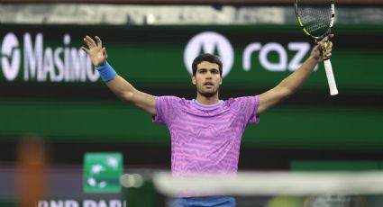 Carlos Alcaraz avanza a la Final de Indian Wells al derrotar a Jannik Sinner; el juego se suspendió tres horas por lluvia