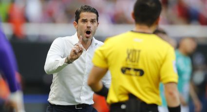 Fernando Gago, DT de Chivas, es multado por la Comisión Disciplinaria tras críticas al arbitraje en el Clásico Nacional