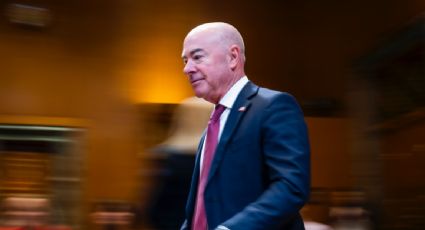 Mayorkas afirma que el gobierno de Biden ha expulsado a más migrantes que el de Trump