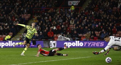 Arsenal lanza seis 'cañones' al Sheffield United y no se rinde en la lucha por el título de la Premier League