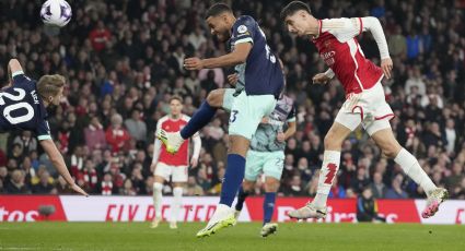 Arsenal 'arrebata' provisionalmente el liderato de la Premier League tras sufrida victoria ante Brentford