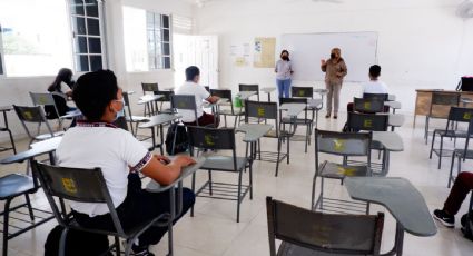 Docentes en Quintana Roo amenazan con suspender labores por retraso en sus pagos